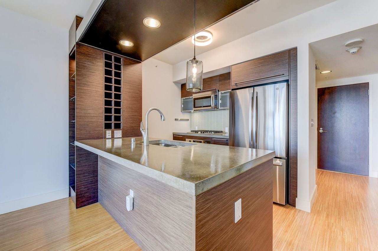 820 Blanchard St #1502 - Photo 7 of 20