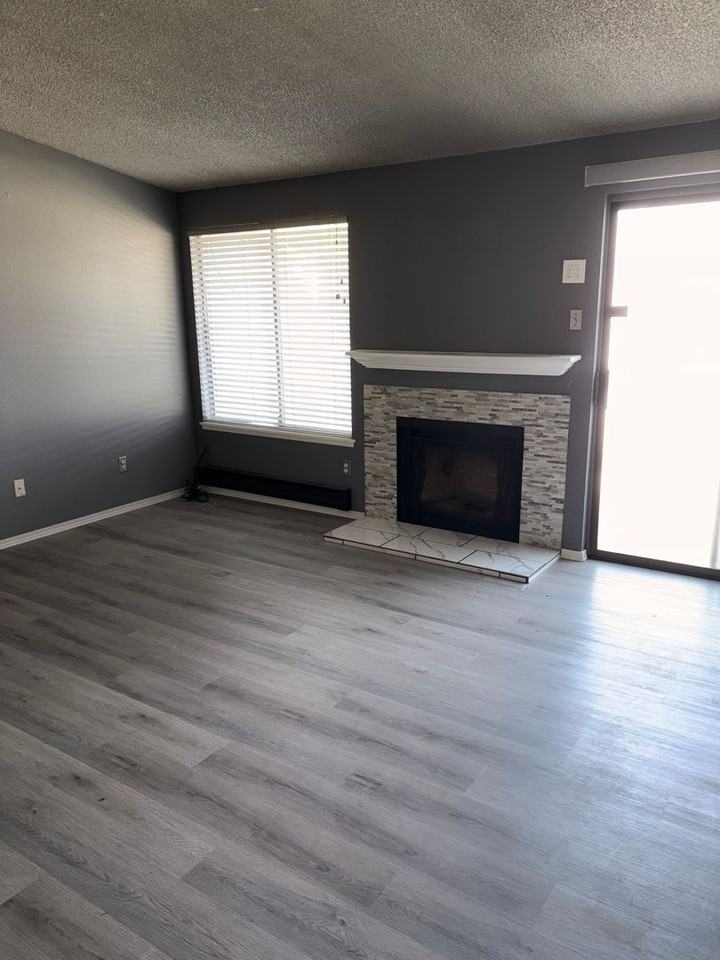 15625 42nd Ave S - Photo 4 of 4