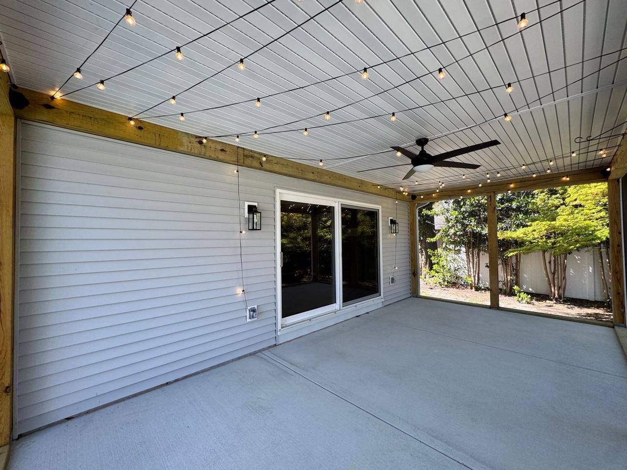 2092 Crew Ct - Photo 4 of 50