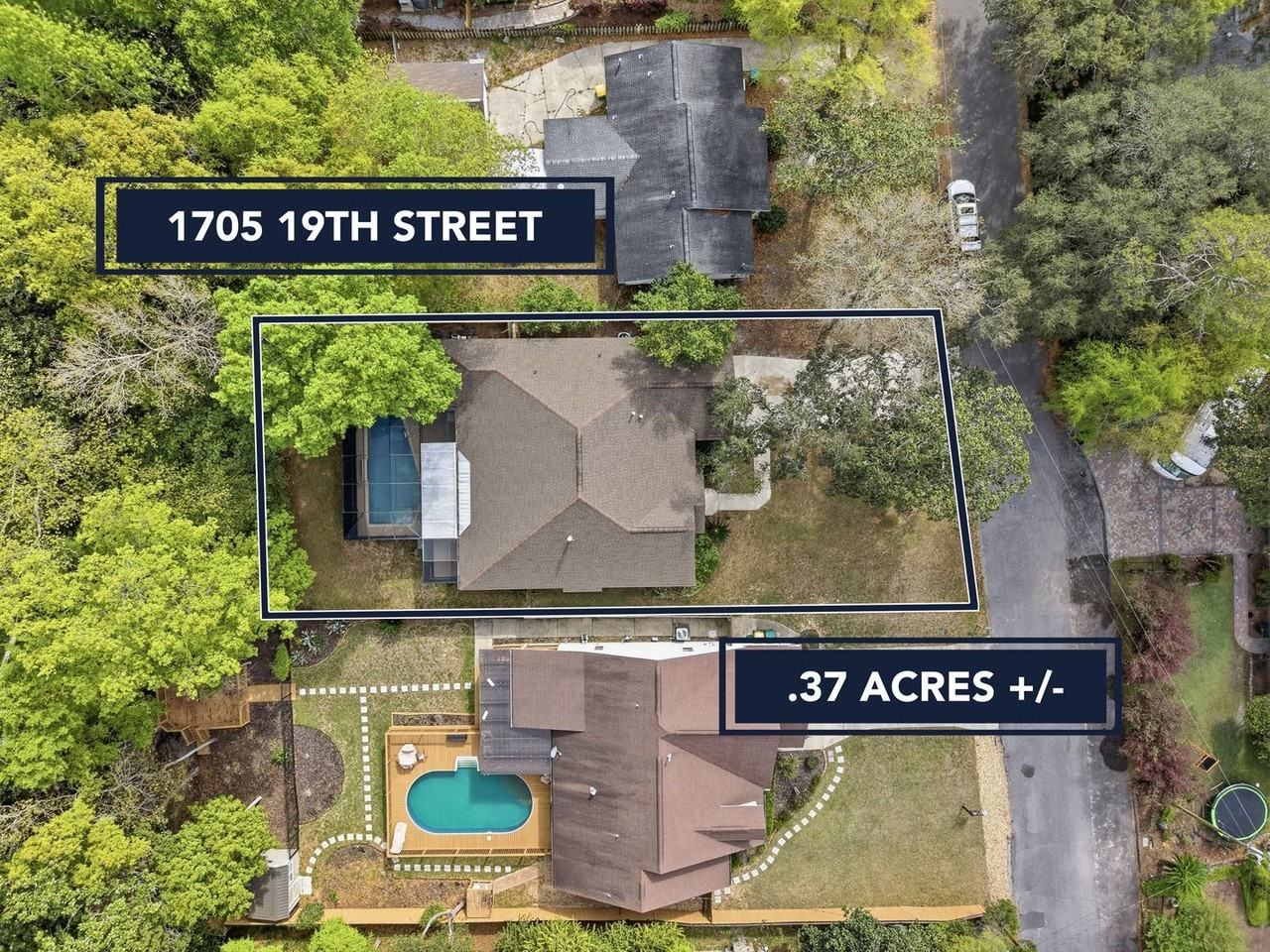 1705 19th St - Photo 2 of 50