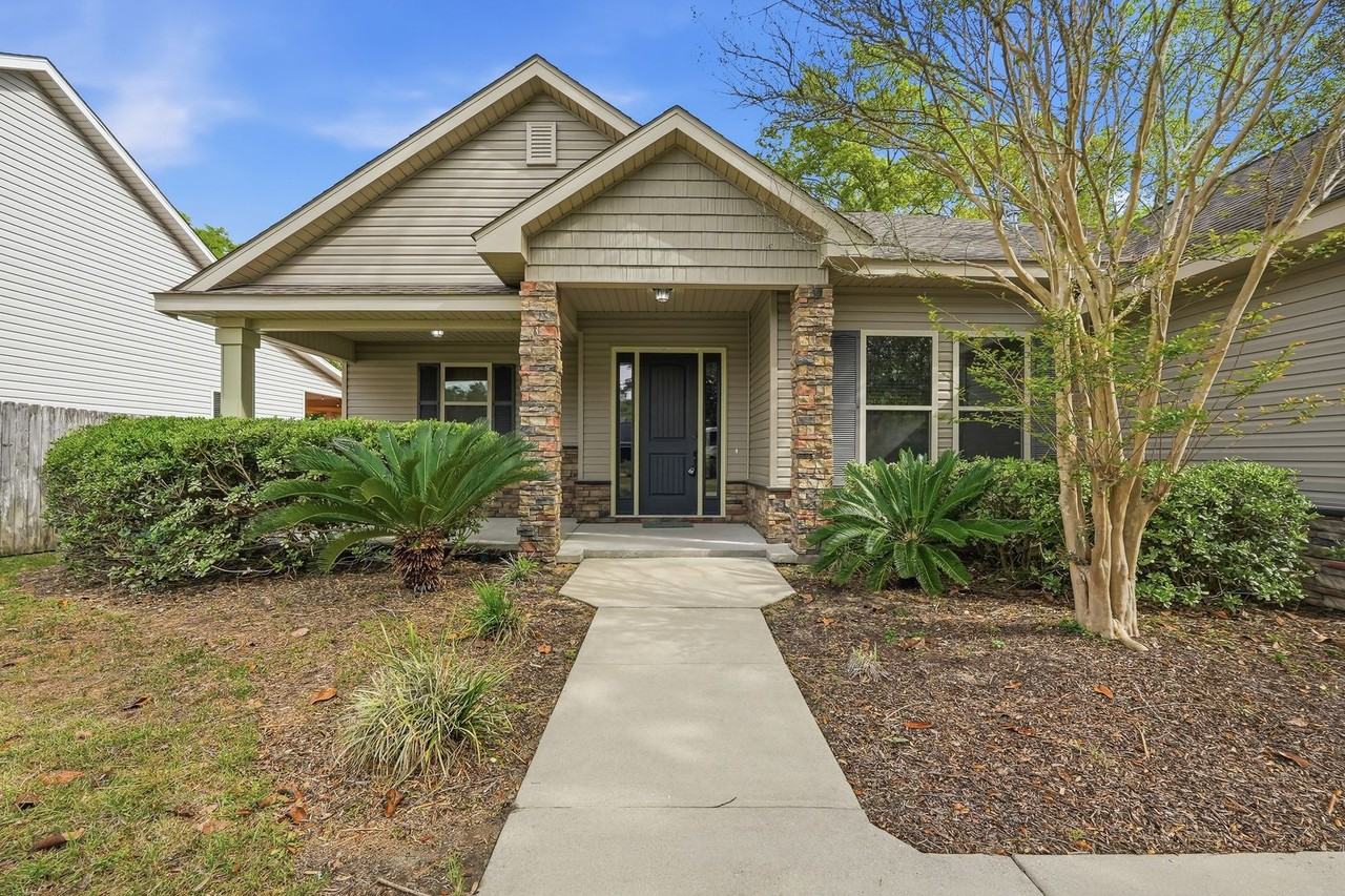 1705 19th St - Photo 5 of 50