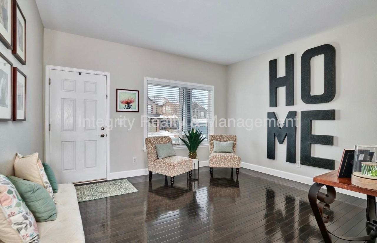 10337 Rotherwood Cir - Photo 5 of 35