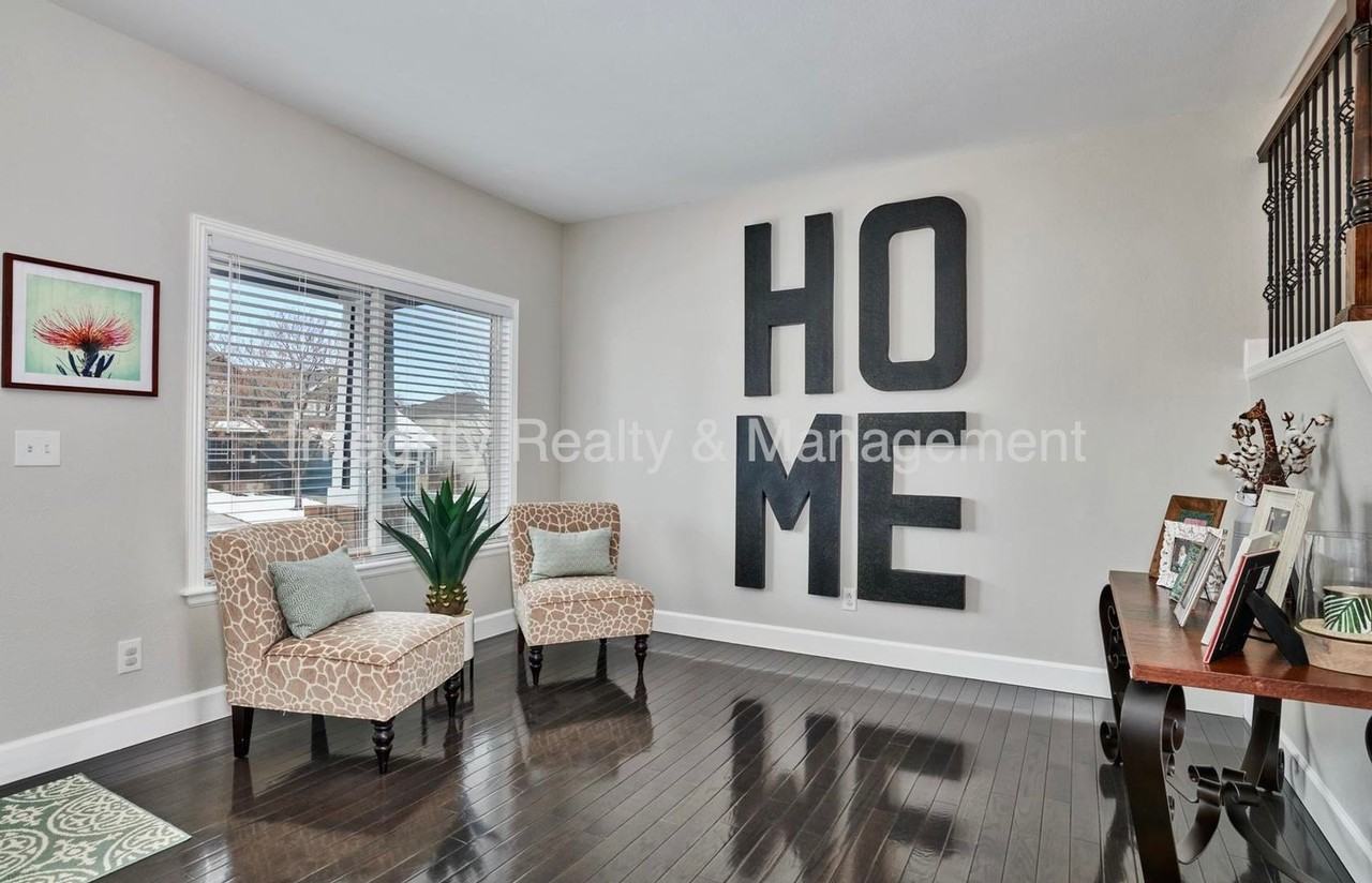 10337 Rotherwood Cir - Photo 6 of 35