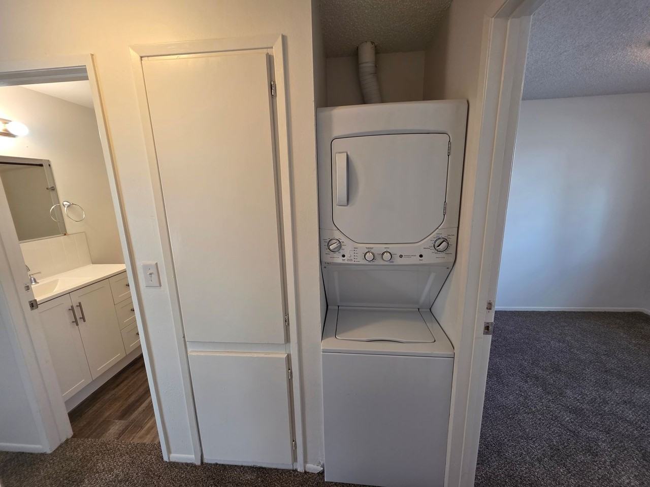 2432 N Addison St - Photo 3 of 9