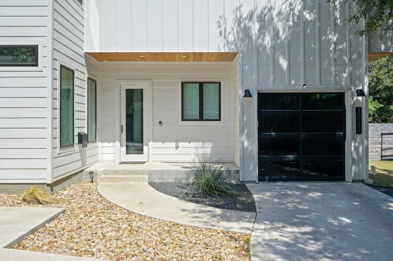 5212 Huisache St - Photo 2 of 38