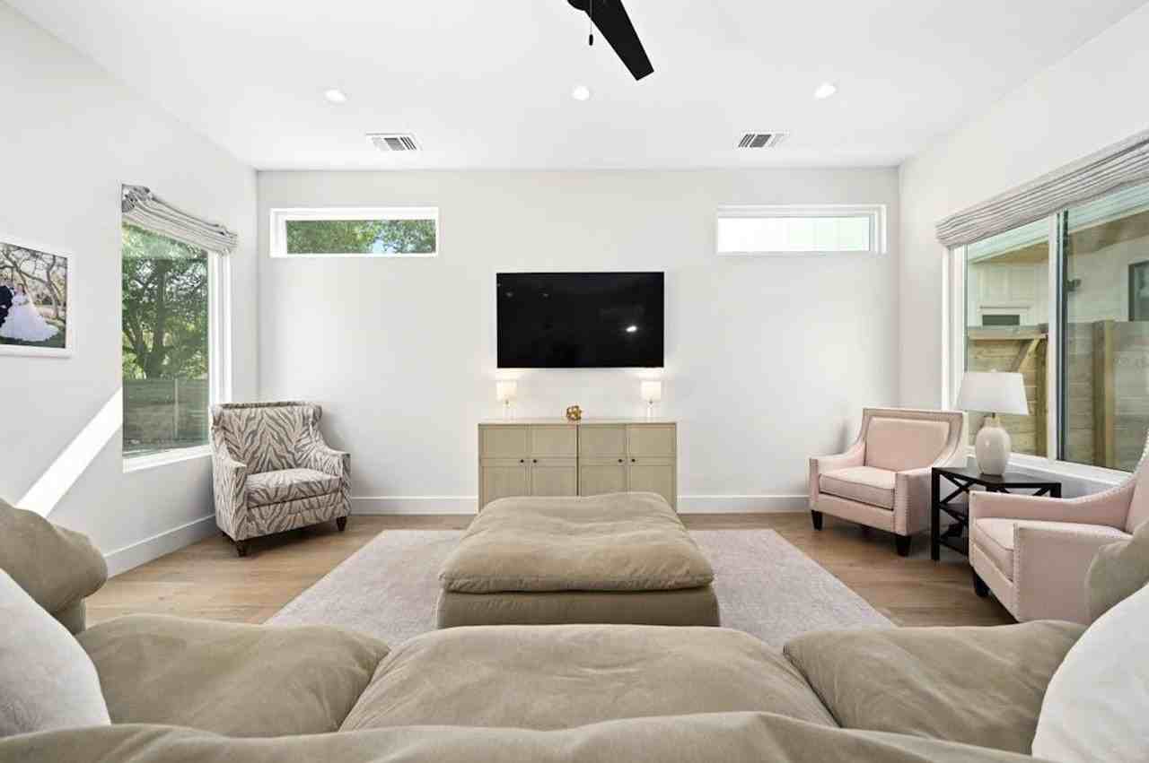 5212 Huisache St - Photo 7 of 38