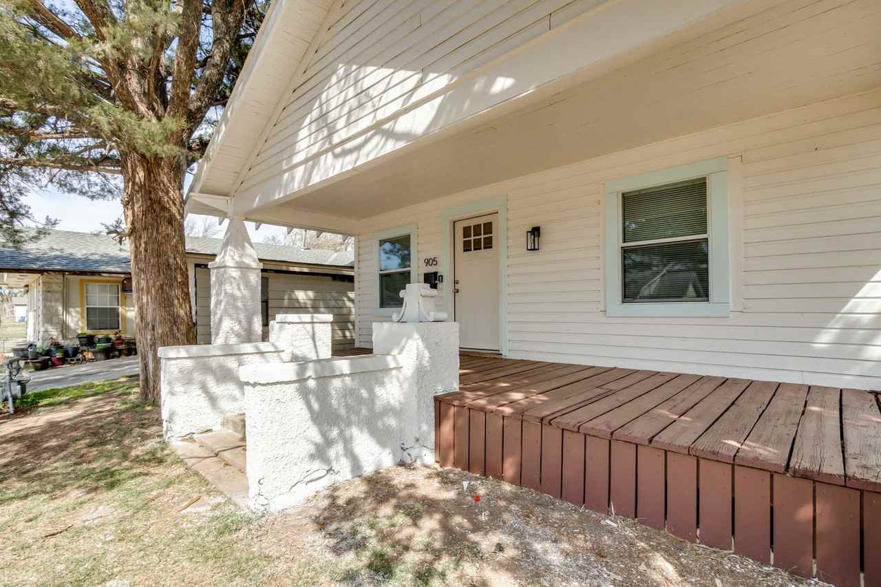 905 E Rogers St - Photo 3 of 31