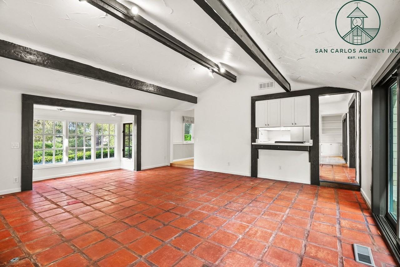 3041 Bird Rock Rd - Photo 7 of 38