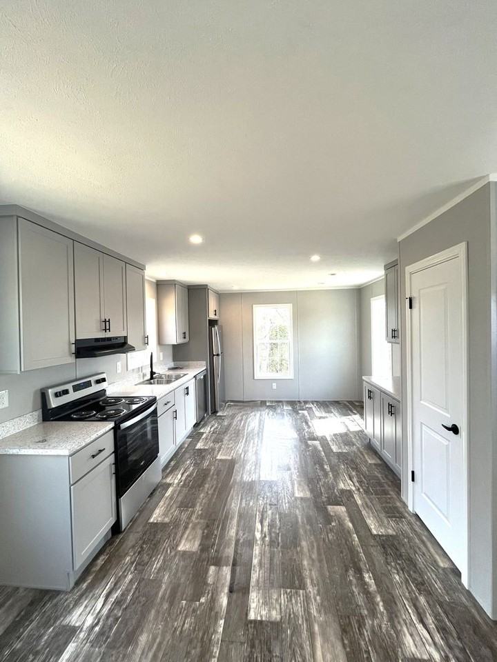 1315 Edenville Rd - Photo 3 of 21