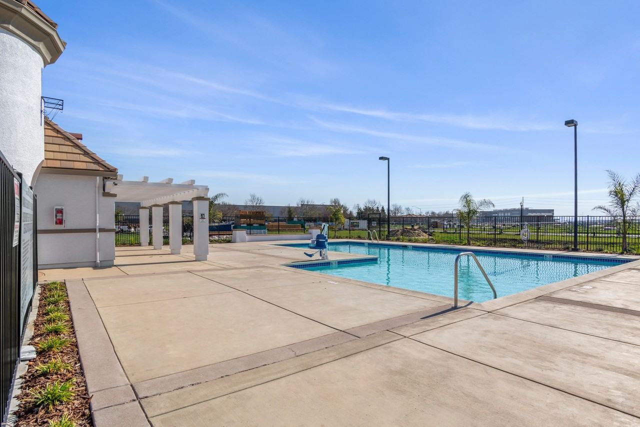 Provence - Photo 2 of 50