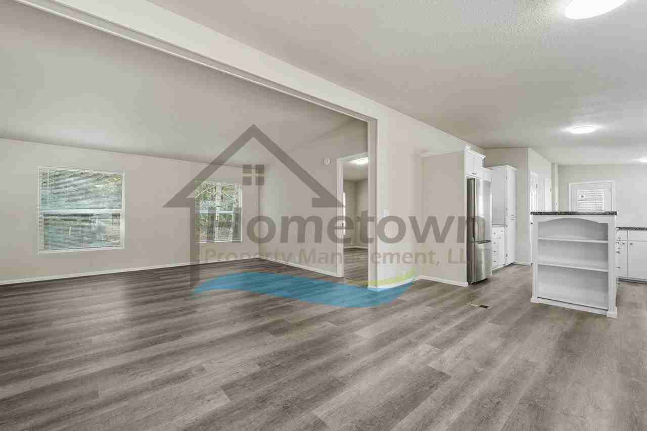 140 Cedar Hl - Photo 4 of 36