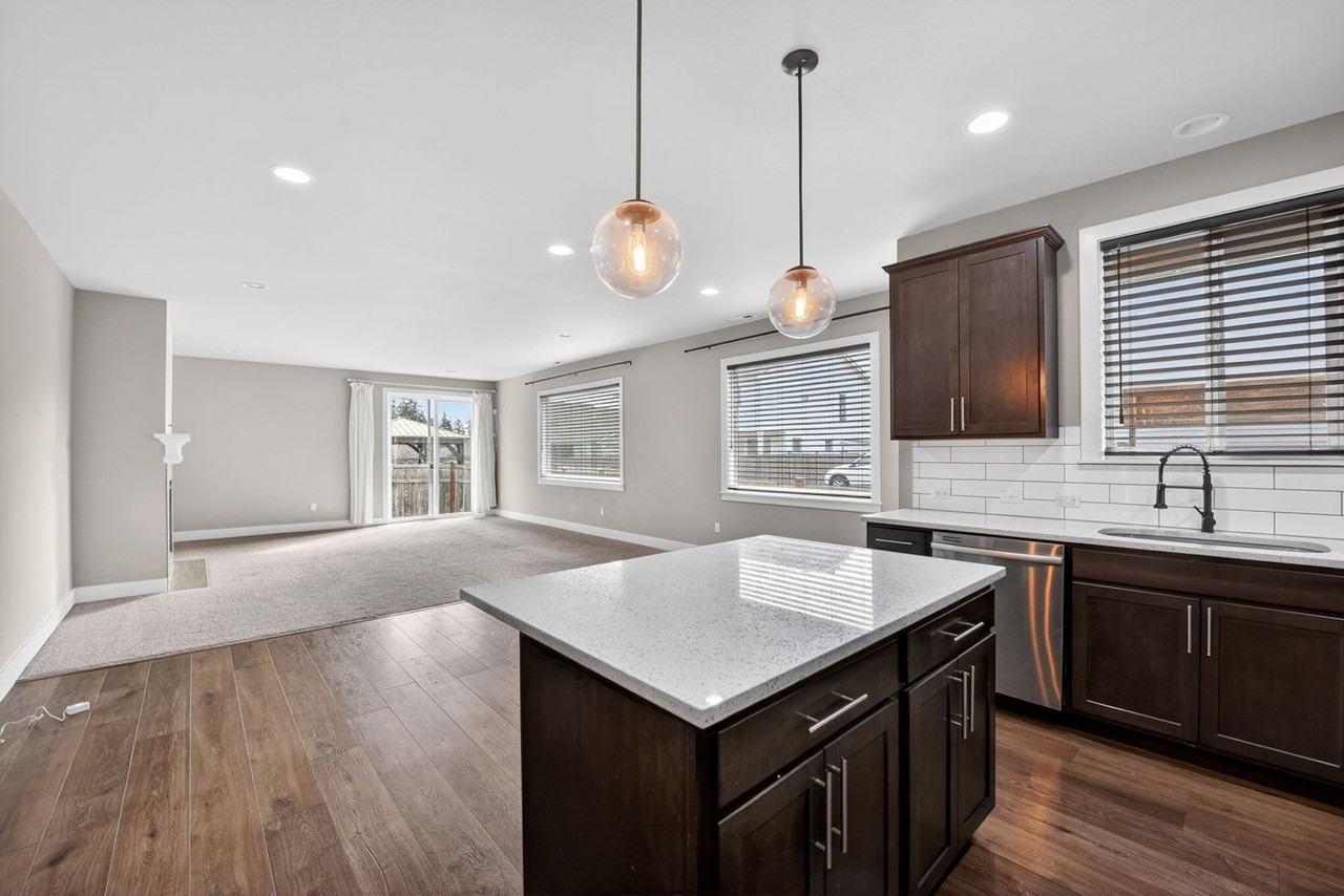 14210 57th Ave E - Photo 6 of 33