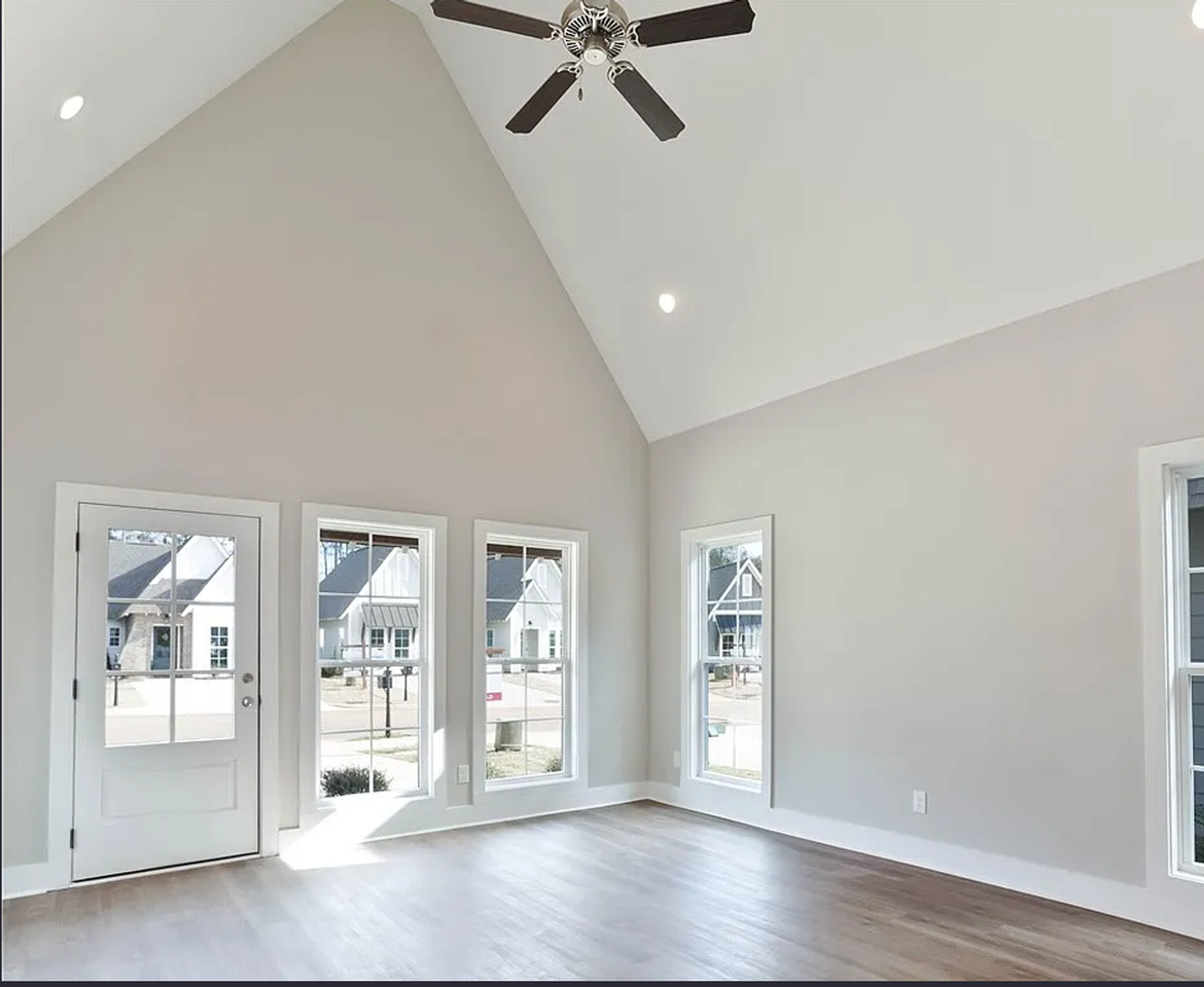 1073 Burrow Cir - Photo 4 of 16