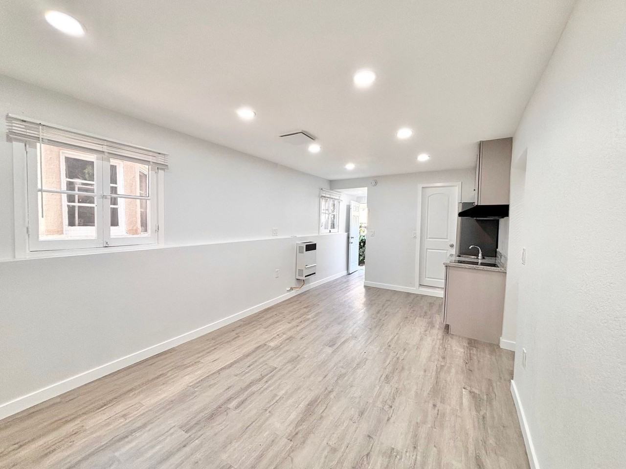 3945 1/2 Lowell Ave - Photo 3 of 13