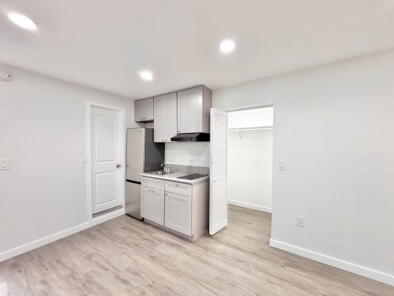 3945 1/2 Lowell Ave - Photo 5 of 13