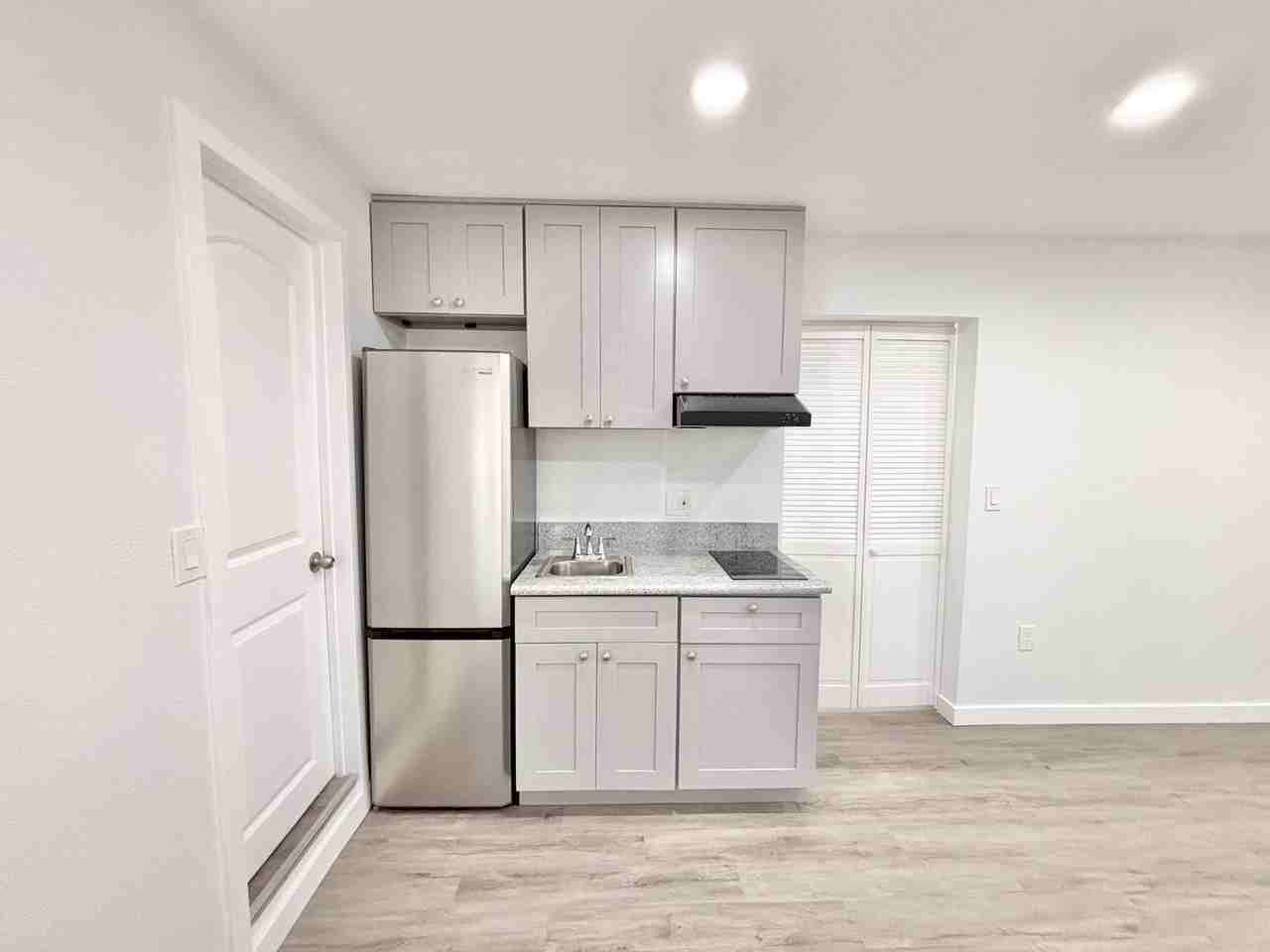 3945 1/2 Lowell Ave - Photo 7 of 13