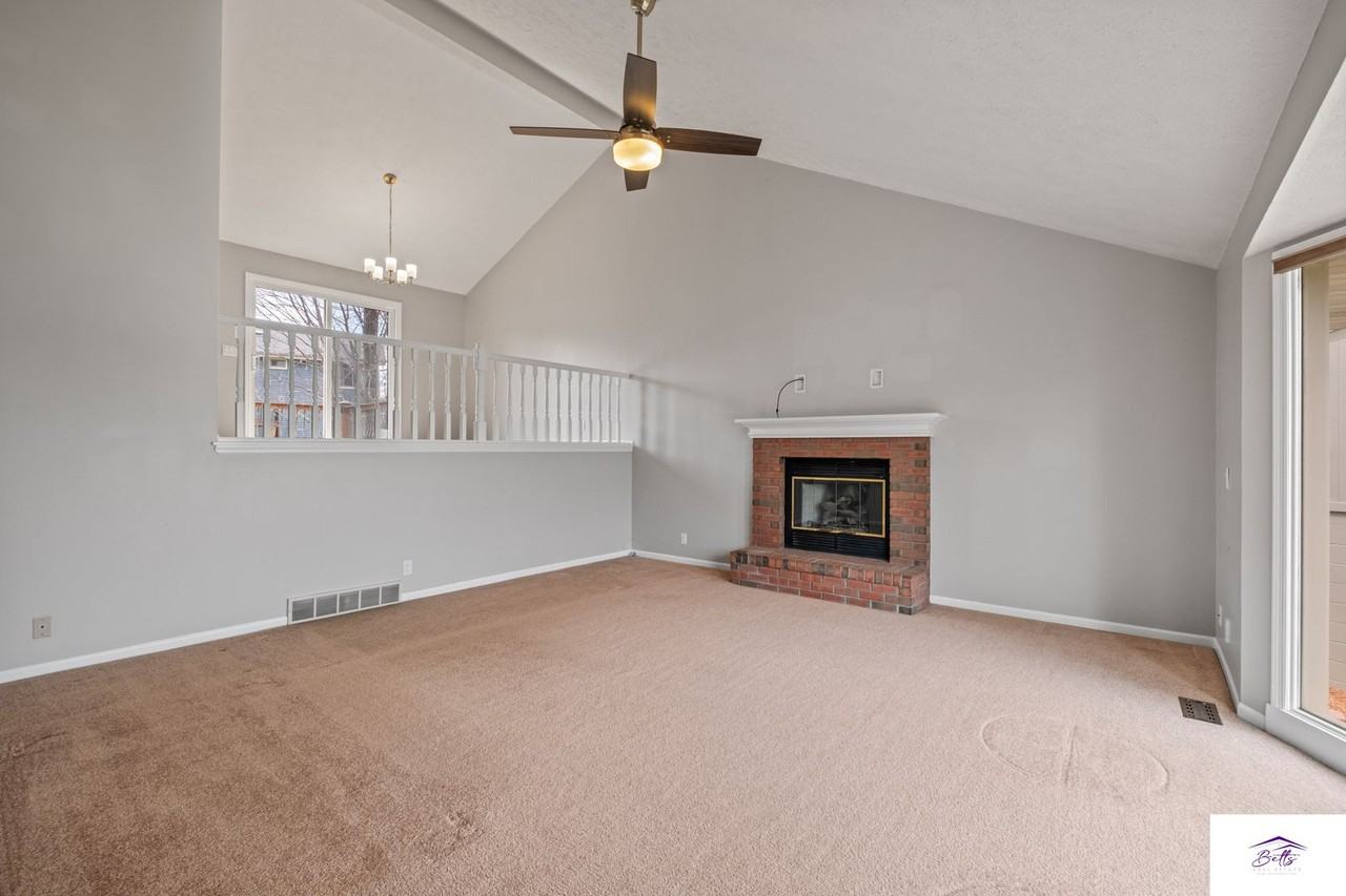 15611 Franklin Cir - Photo 2 of 21