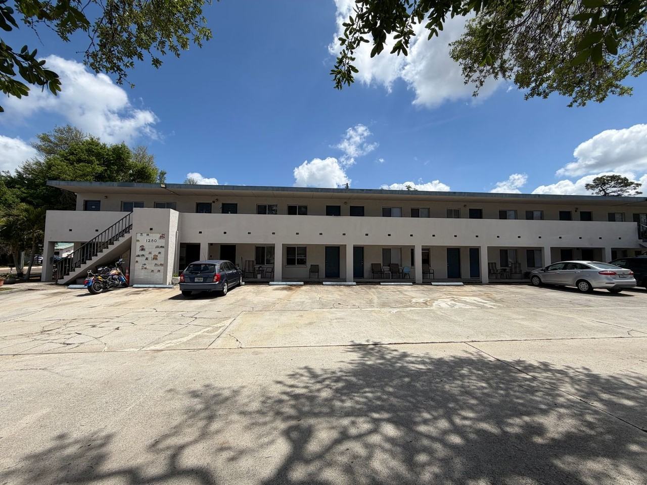 Driftwood Apartments - Photo 2 of 9