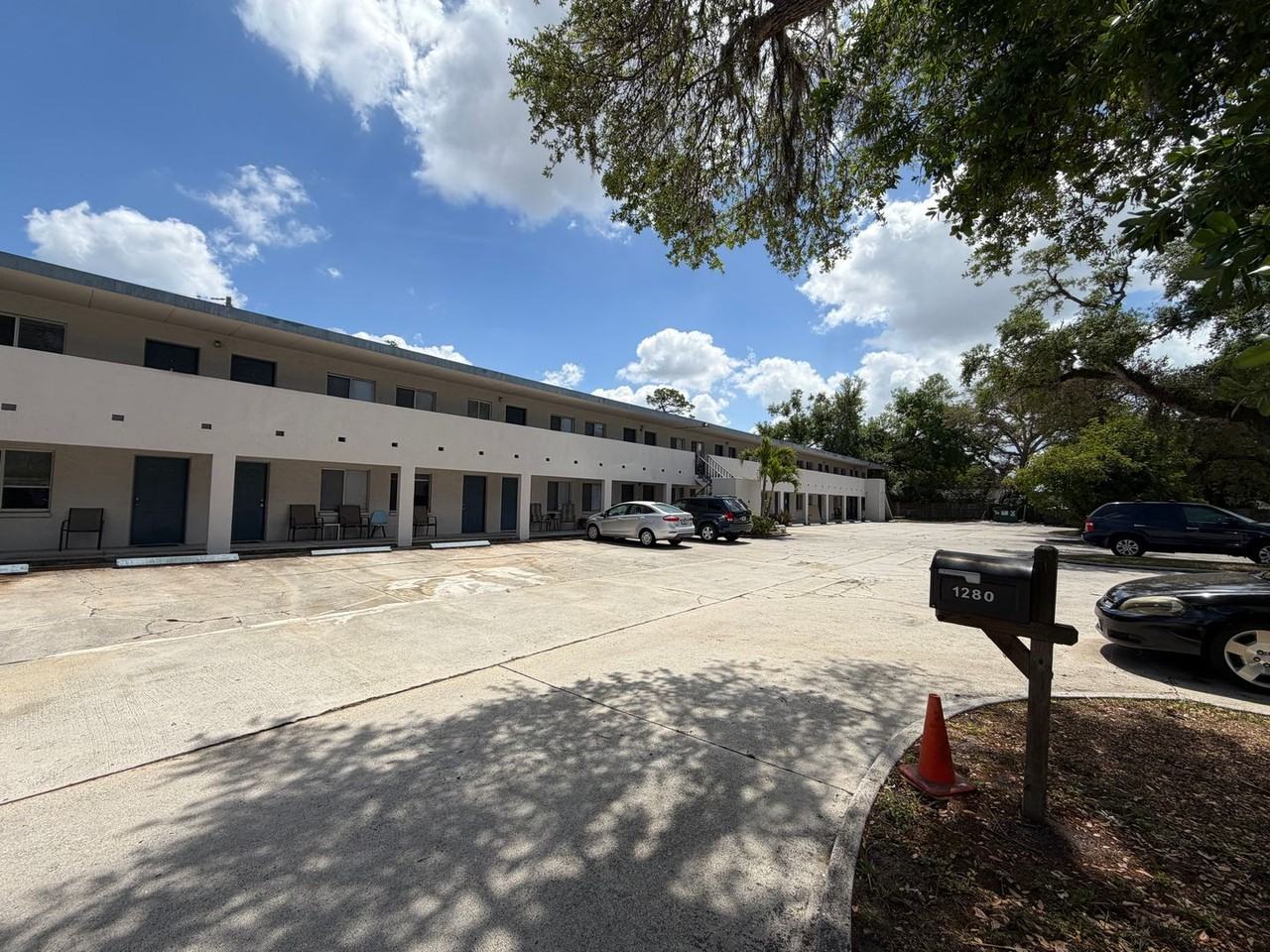 Driftwood Apartments - Photo 3 of 9