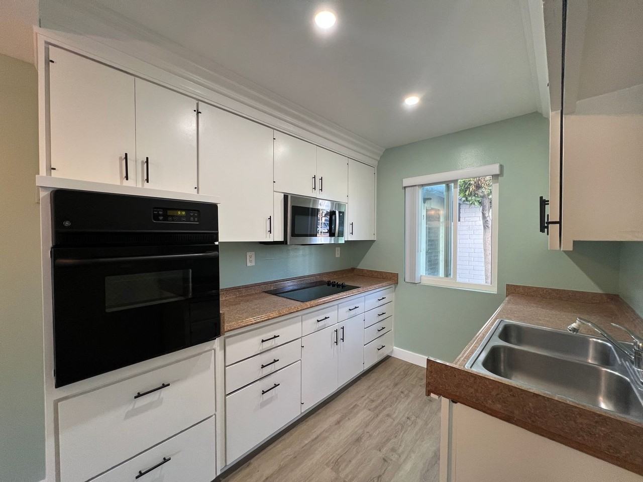 14542 Carfax Dr - Photo 4 of 15