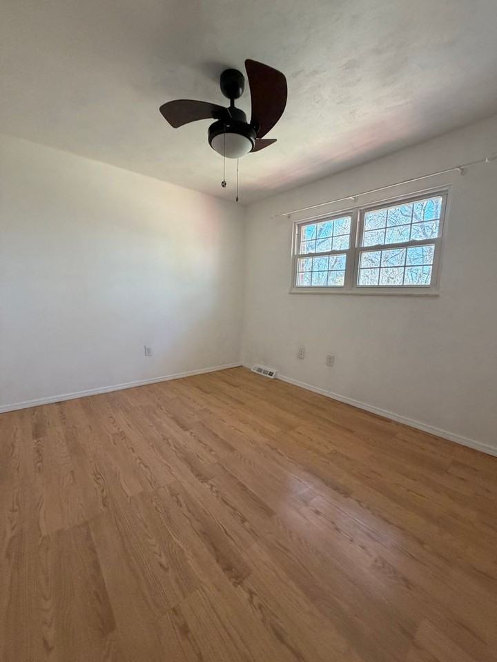 217 Jubaka Dr - Photo 3 of 19