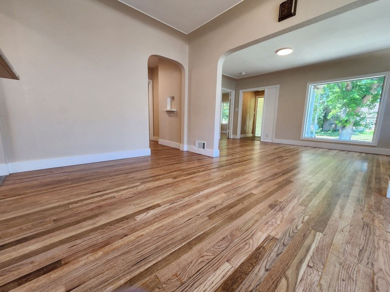 626 Wyoming Ave - Photo 7 of 29