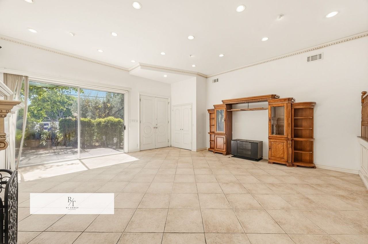 523 Fairview Ave - Photo 3 of 36