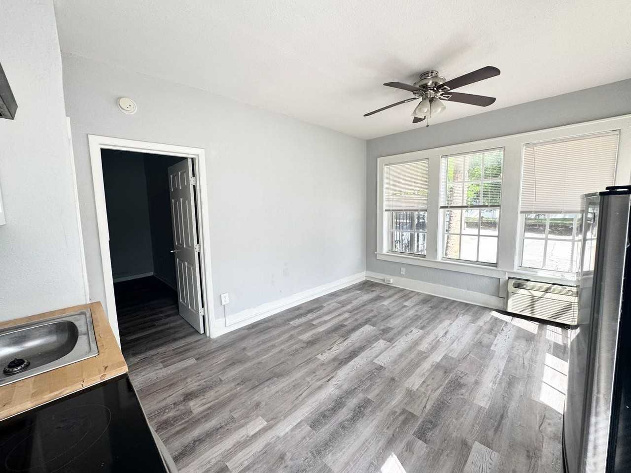 704 Cordova Dr #1 - Photo 5 of 14