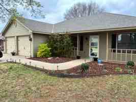 featured image of 811 Huddleston Dr