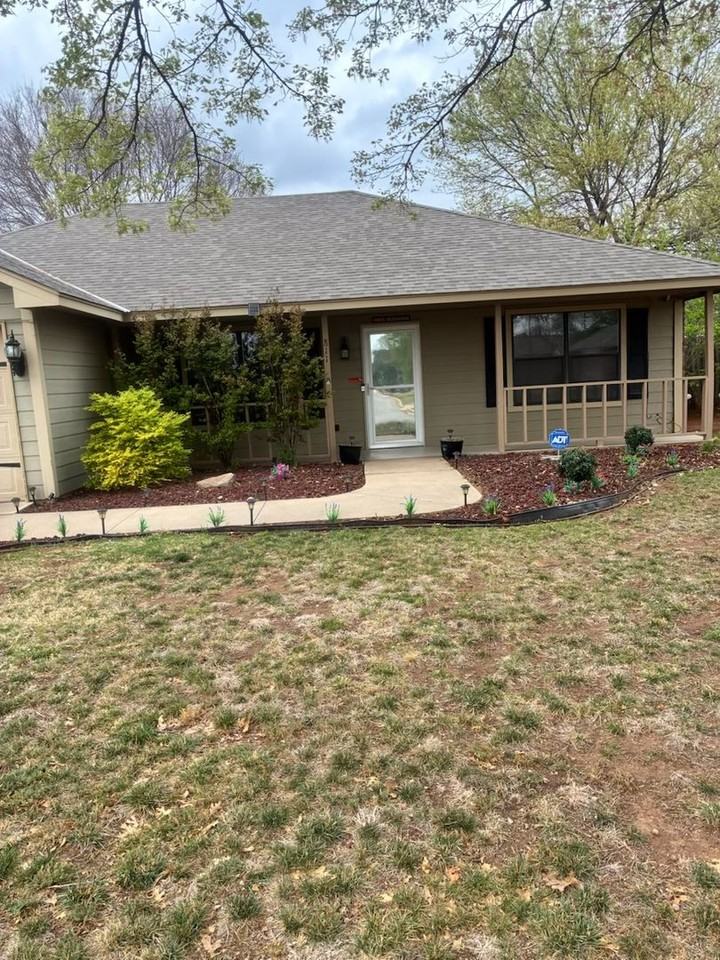 811 Huddleston Dr - Photo 2 of 5