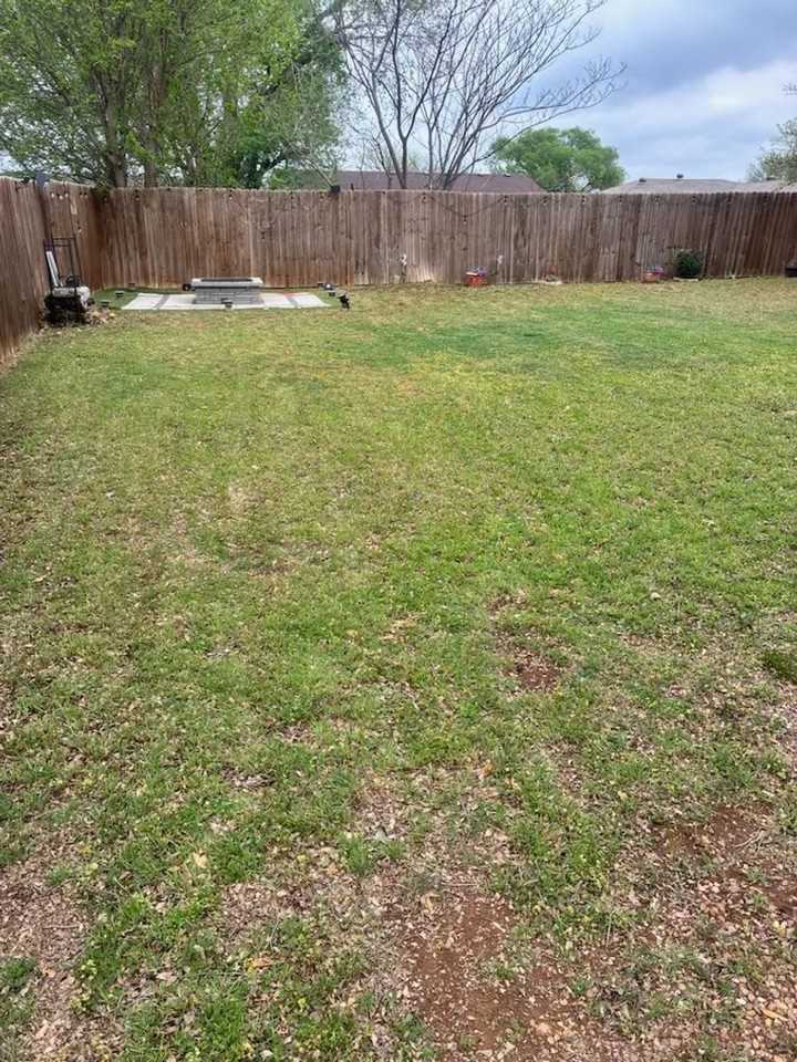 811 Huddleston Dr - Photo 3 of 5