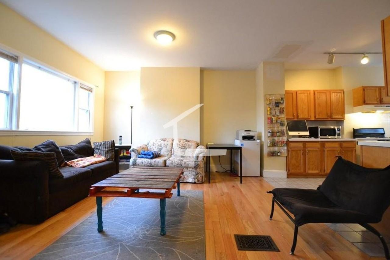 10 Woodmont St - Photo 4 of 5