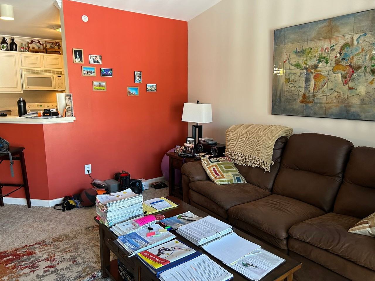 215 S Knollwood Dr - Photo 3 of 10