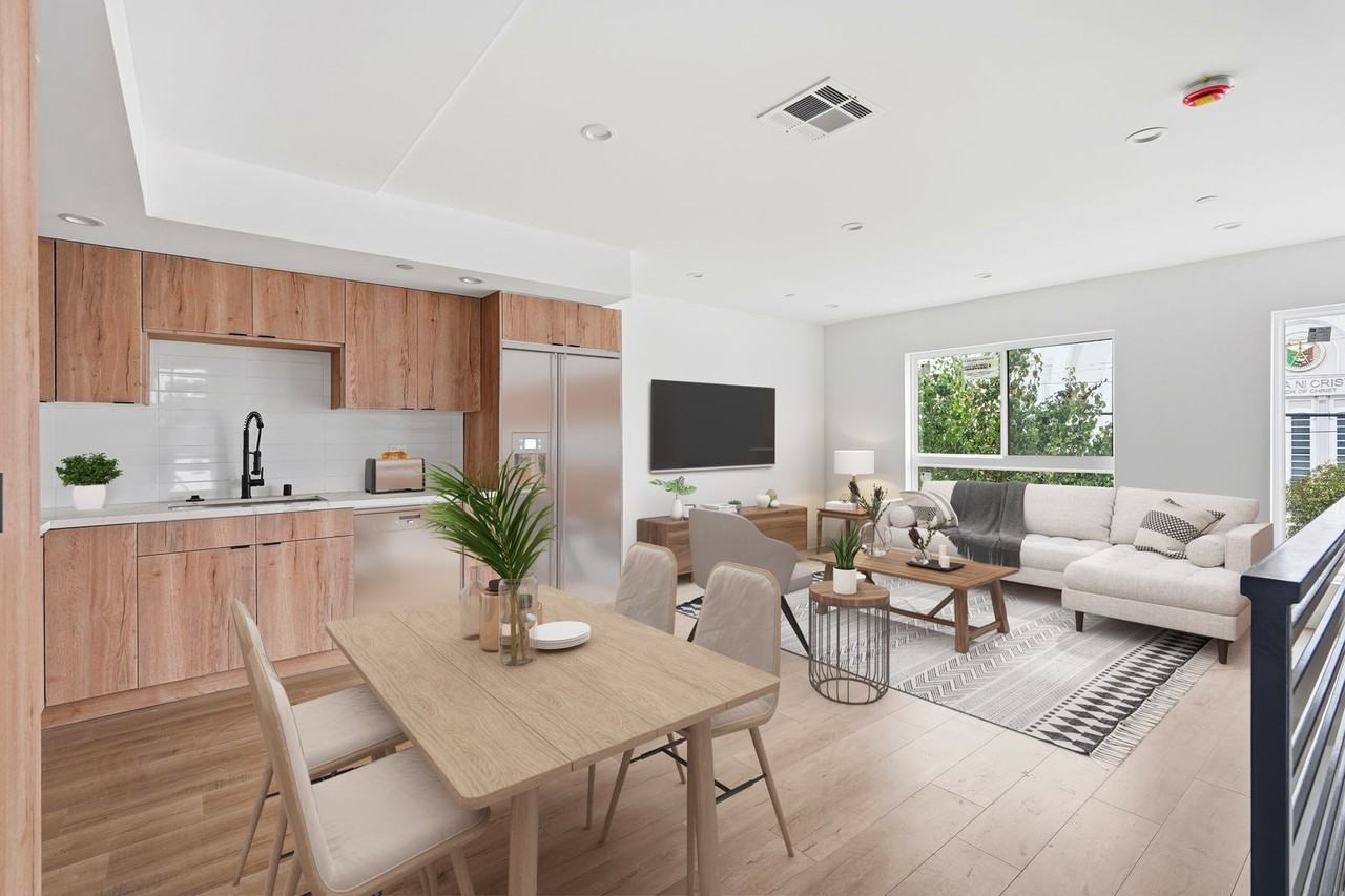 1656 Rockwood St - Photo 4 of 14