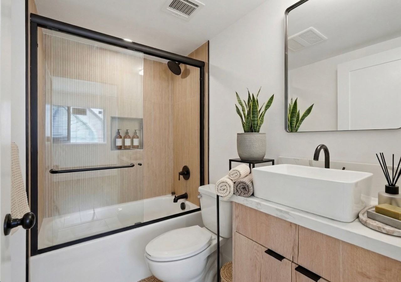 1656 Rockwood St - Photo 7 of 14