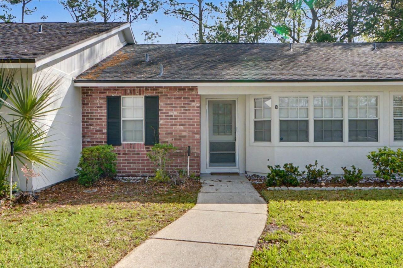 3 Kings Colony Ct - Photo 2 of 39