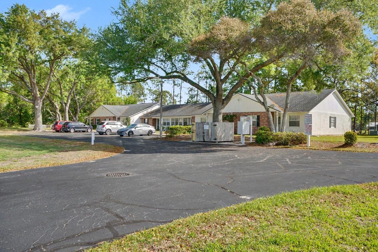 3 Kings Colony Ct - Photo 4 of 39