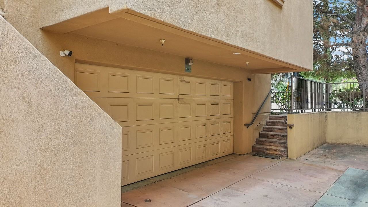 26404 Vermont Ave #4 - Photo 3 of 31