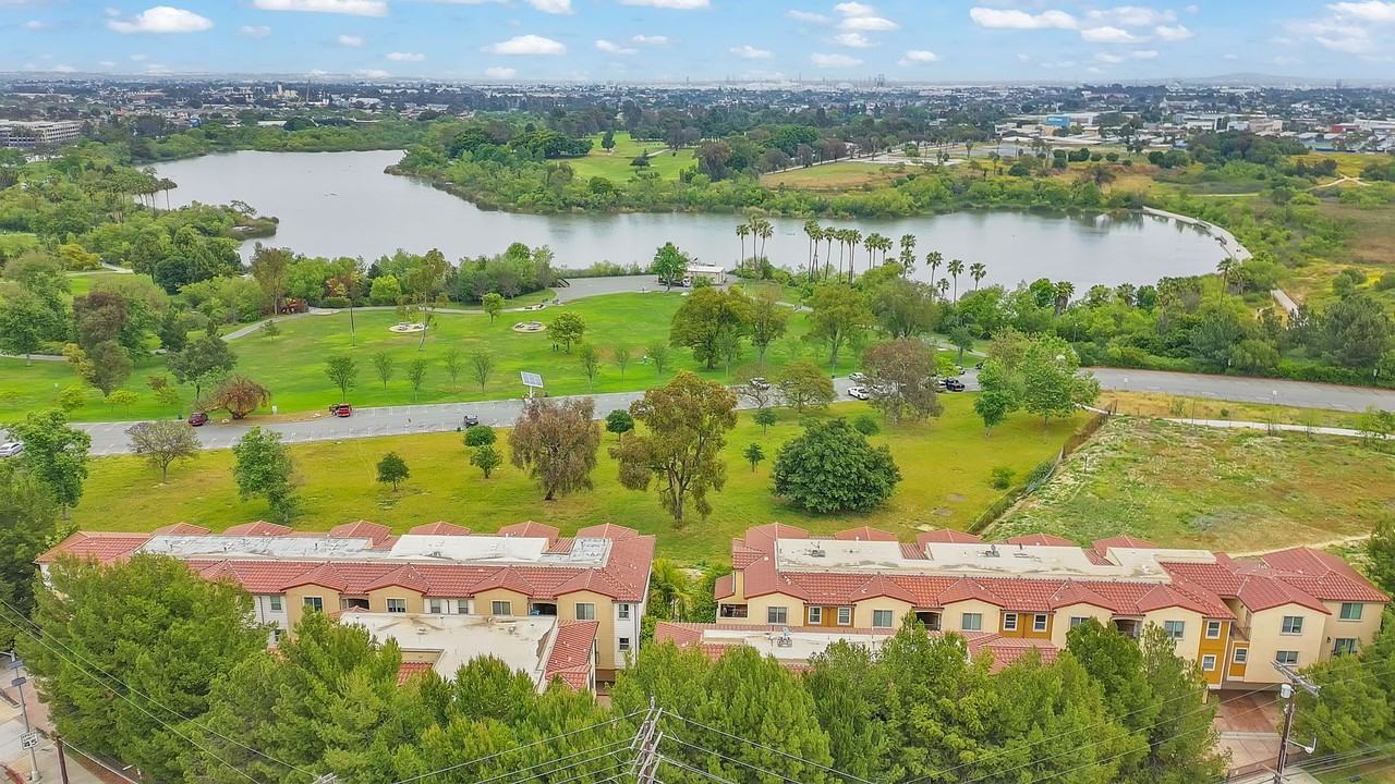 26404 Vermont Ave #4 - Photo 4 of 31