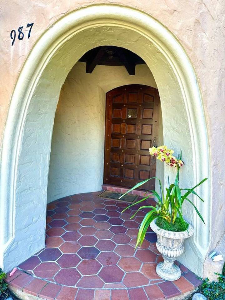 987 Sunnyhills Rd - Photo 3 of 26