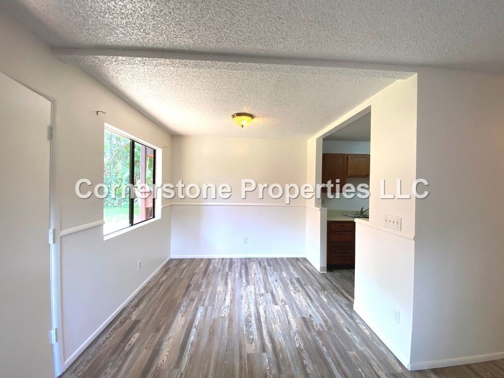 2069 California Ave #1 - Photo 3 of 21