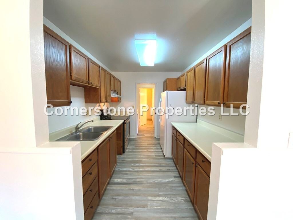 2069 California Ave #1 - Photo 4 of 21