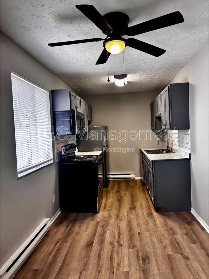 521 S Main St #4 - Photo 4 of 15