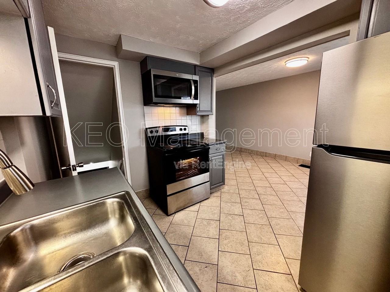 1059 Wilmington Ave #1 - Photo 7 of 25