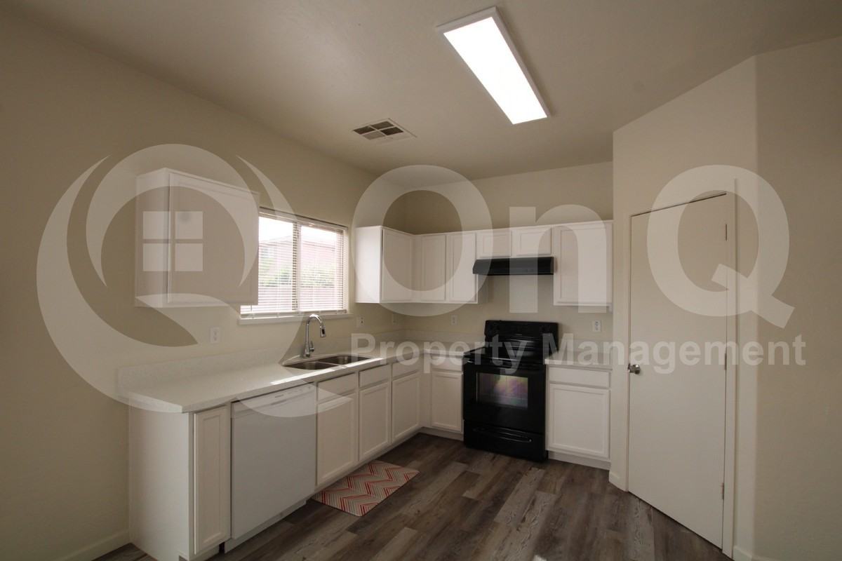 615 E Cody Dr - Photo 4 of 21