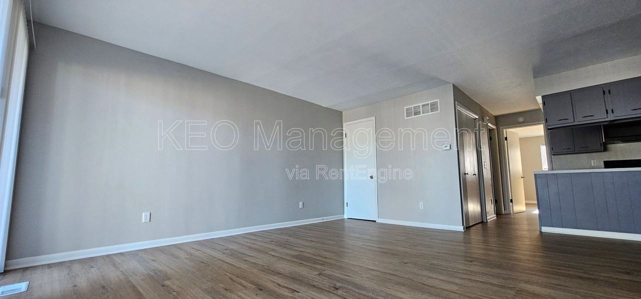 3813 Briar Pl #9 - Photo 3 of 10