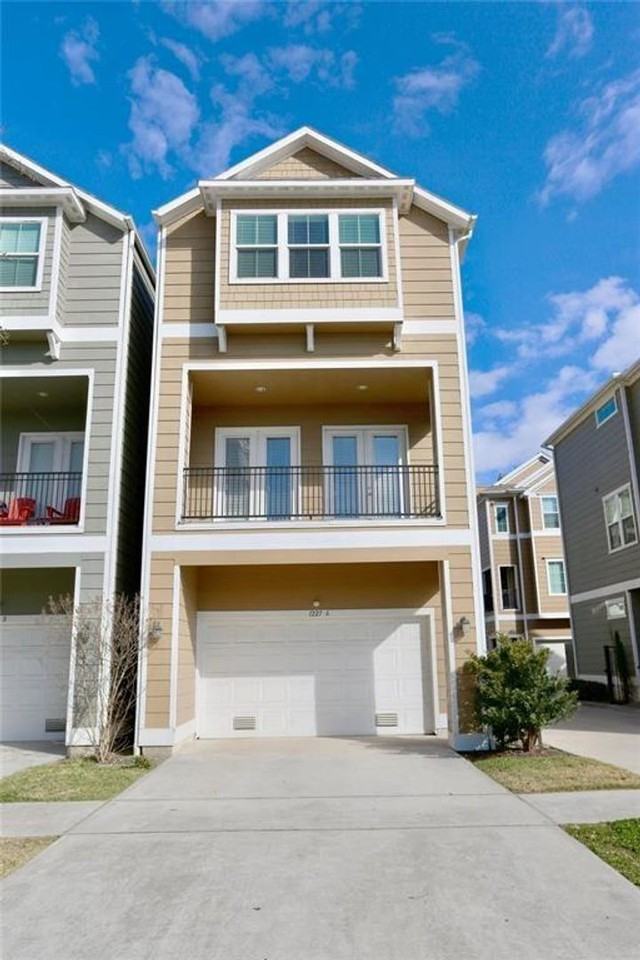 1227 W 19th St #A - Photo 3 of 25