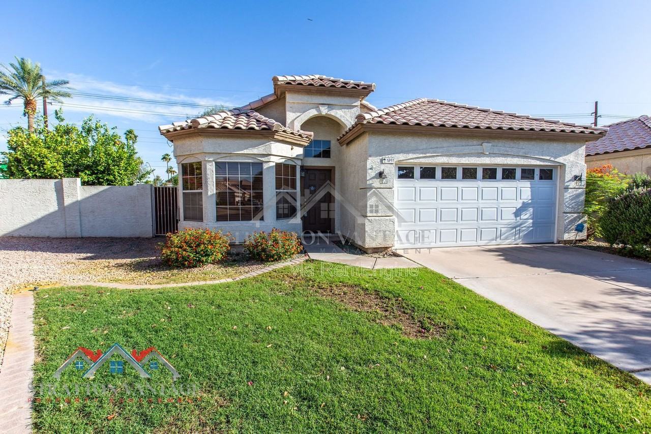 1891 E Brentrup Dr - Photo 3 of 50