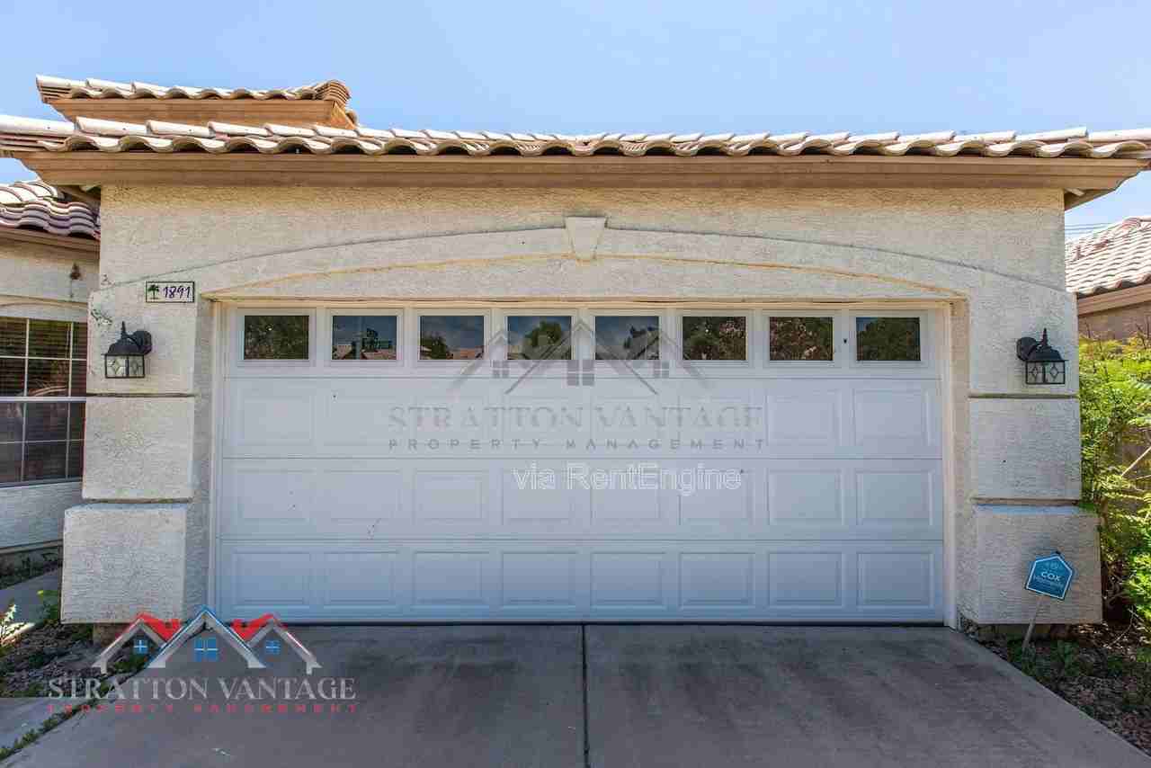 1891 E Brentrup Dr - Photo 4 of 50