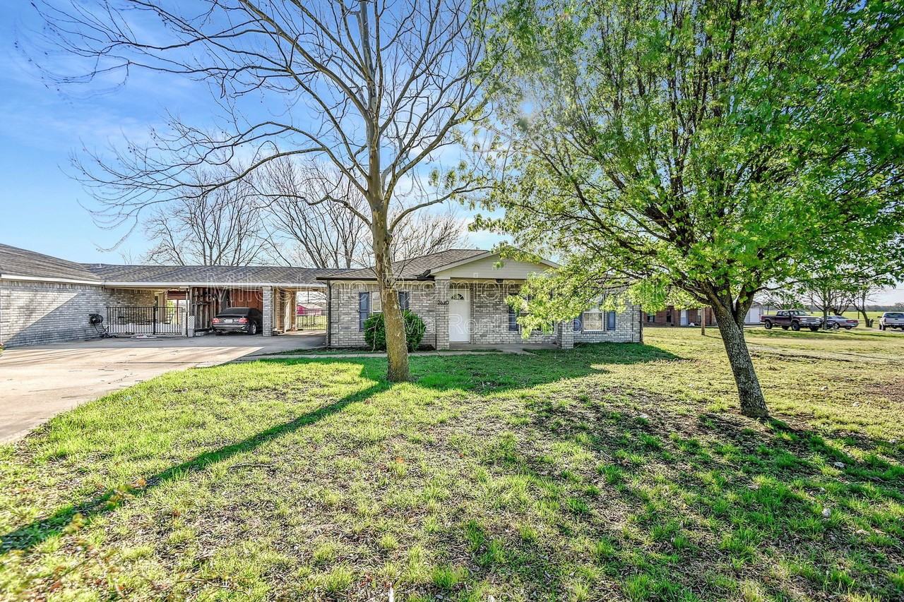 2620 Ford Rd - Photo 2 of 21